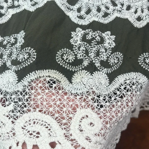 Democracy Olive and Cream Lace Blouse XL - Picture 6 of 9